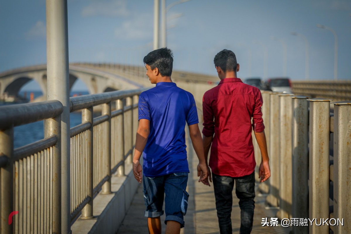 通向台湾的跨海大桥由谁出资,建造大连跨海大桥是政府出资吗