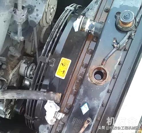 挖机水温高了是什么原因,挖机瞬间水温高的原因及解决方法