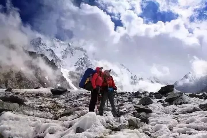 徒步穿越新疆博格达峰,新疆最凶险穿越戈壁路线