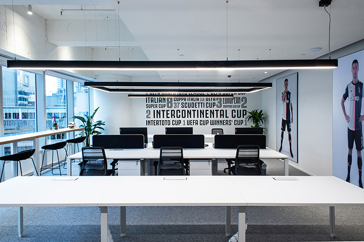 时尚黑白尤文图斯足球俱乐部亚太办公设计欣赏