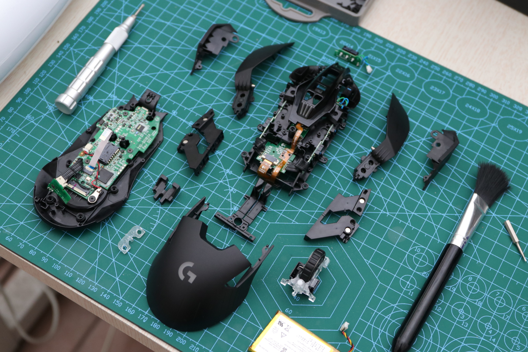 罗技g903电竞游戏双模无线鼠标,罗技g903鼠标坏了怎么自己维修