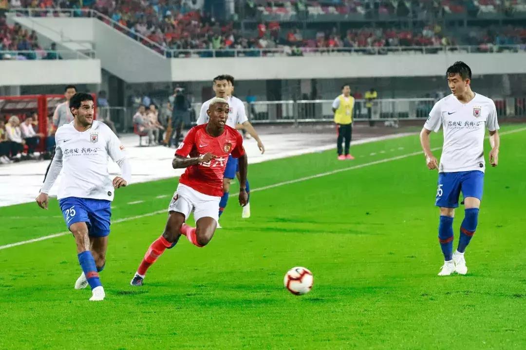 塔利斯卡对恒大比赛视频,恒大鲁能塔利斯卡