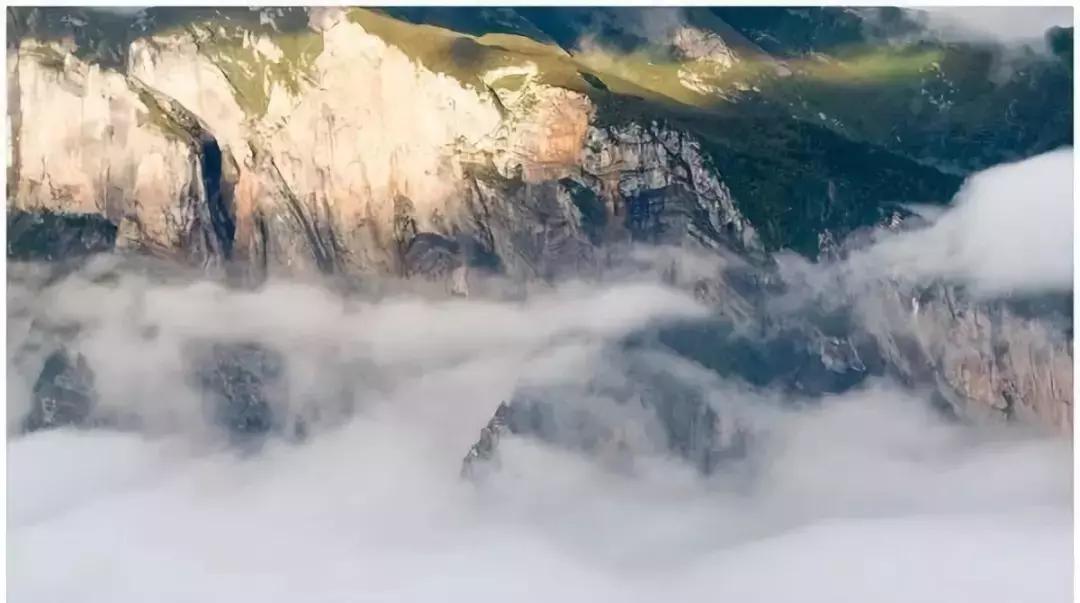 看阿坝县全景,阿坝环线海拔一览表