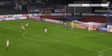 能赖孩子吗?挪威19岁小将已成欧冠最佳射手!国青小将还颠不好球