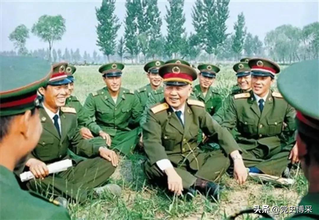 *小平邓**与麾下爱将*华清刘**