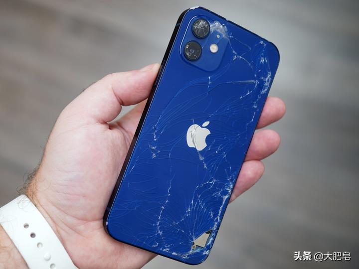 iphone12摔了一下发热,iphone12摔了一下不读卡