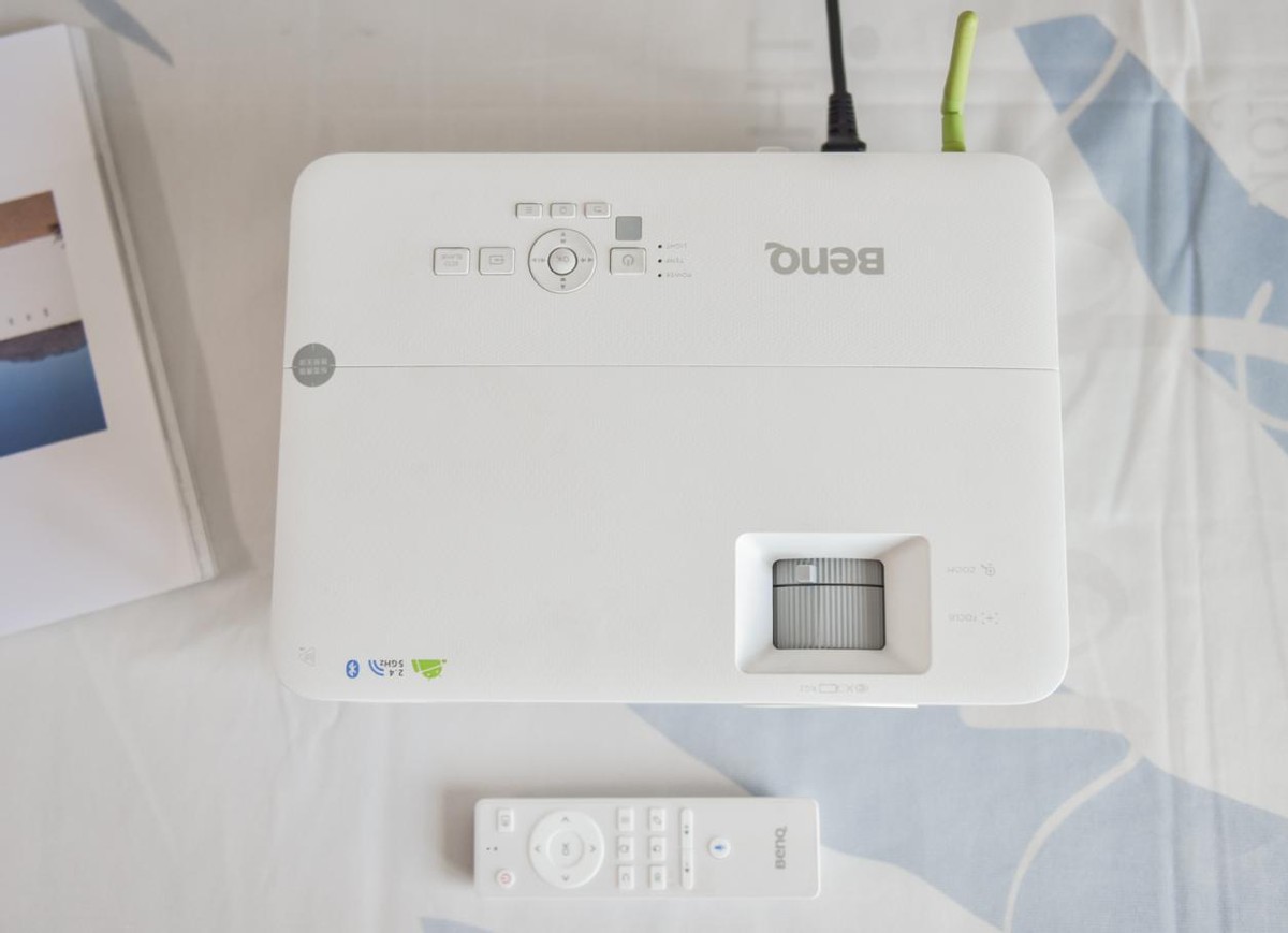 明基e592投影仪配什么幕布,明基e562投影仪