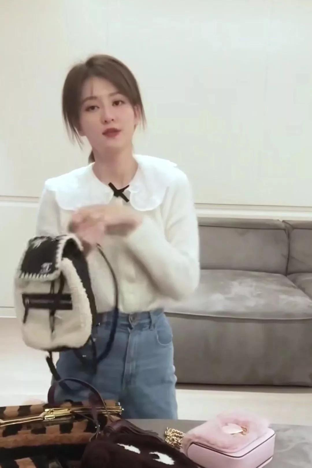 乔欣的包能装下什么,乔欣真的很有钱吗