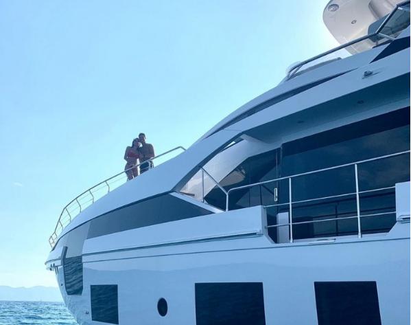 七夕撒狗粮，我只服C罗：肌肉身材搭档迷人娇妻，练腿太重要了