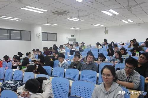 师范类院校对当老师的优势,师范类院校对教师工作有什么好处