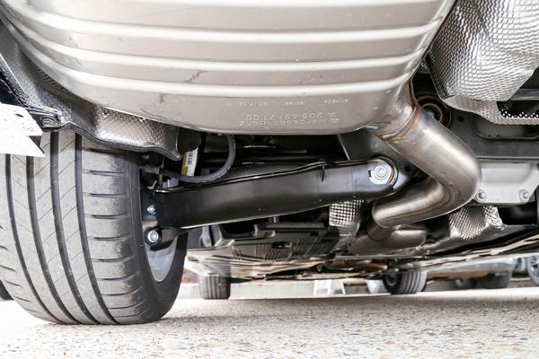 奔驰c200点评,奔驰c200内饰后座图片