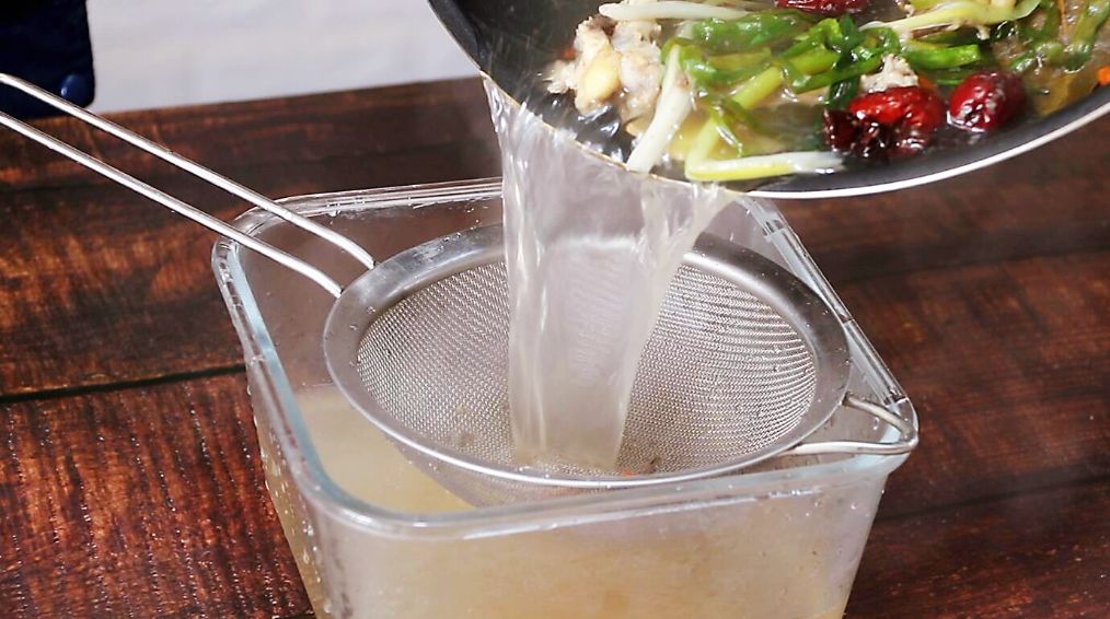 不用调料简单做鸡腿,不用油做的鸡腿怎么做最好吃