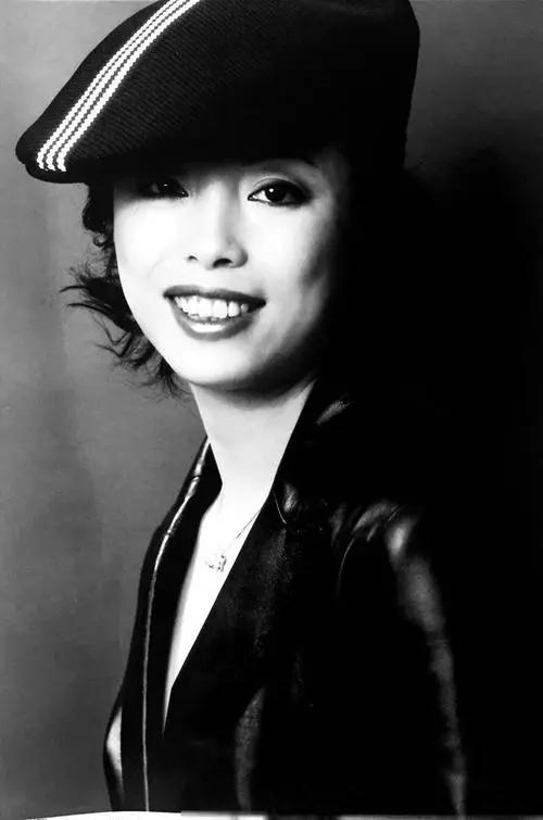 黄绮珊离婚后的感情,黄绮珊三段感情生活