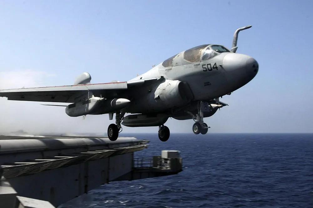 美军空袭利比亚示意图,1986年美军空袭利比亚飞了多远