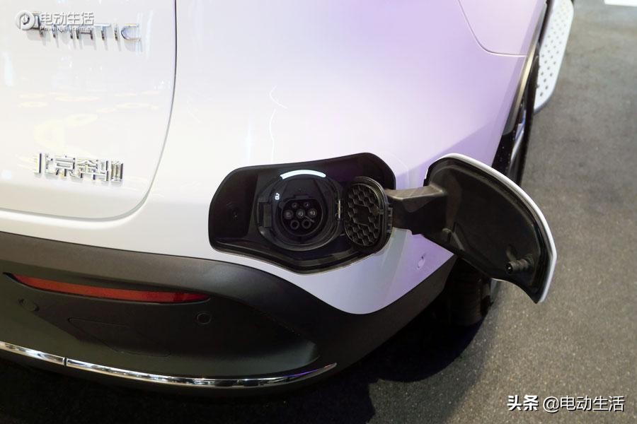 奔驰eqe科技,奔驰科技最新