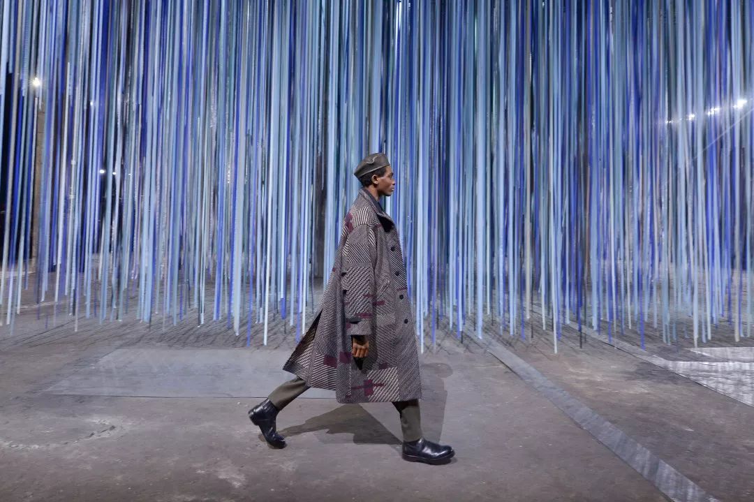 明星参加时装周的着装图片,明星时装周出席