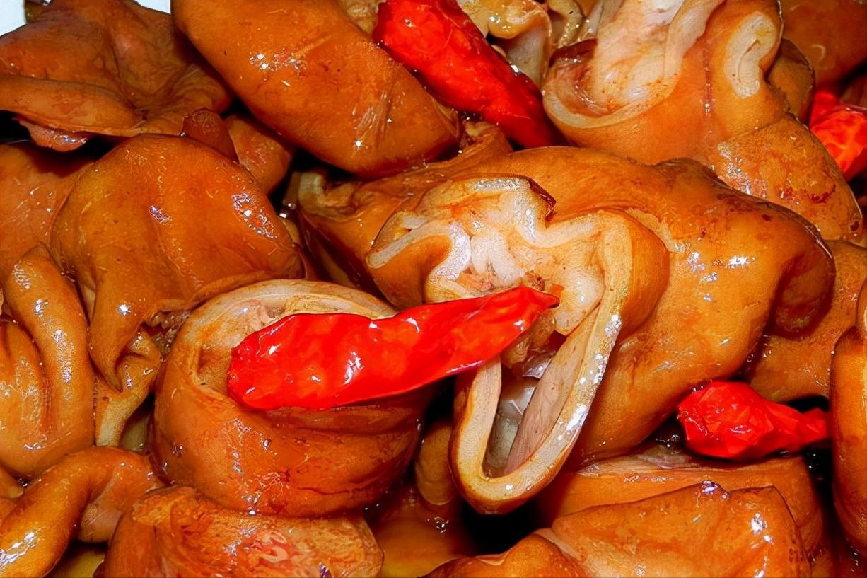 大叔坚持28年卖小吃每天限量350个,80后大叔卖特色小吃