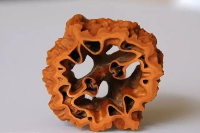 核桃裂尖怎么补救,核桃裂了还有价值吗