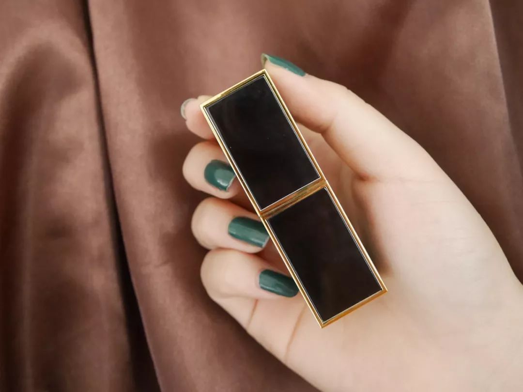 跟着“口红一哥”李佳琦下的单，翻车是常有的事，理智购物要紧记