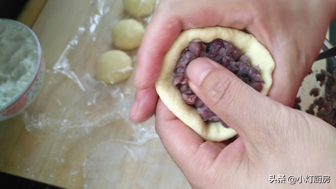 1斤玉米面发糕怎么做,1碗玉米面里加2个鸡蛋