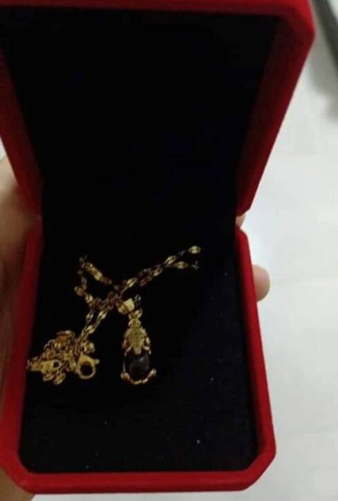 新加坡再现“货到付款”*局骗**，疼孙子的阿嬷中招