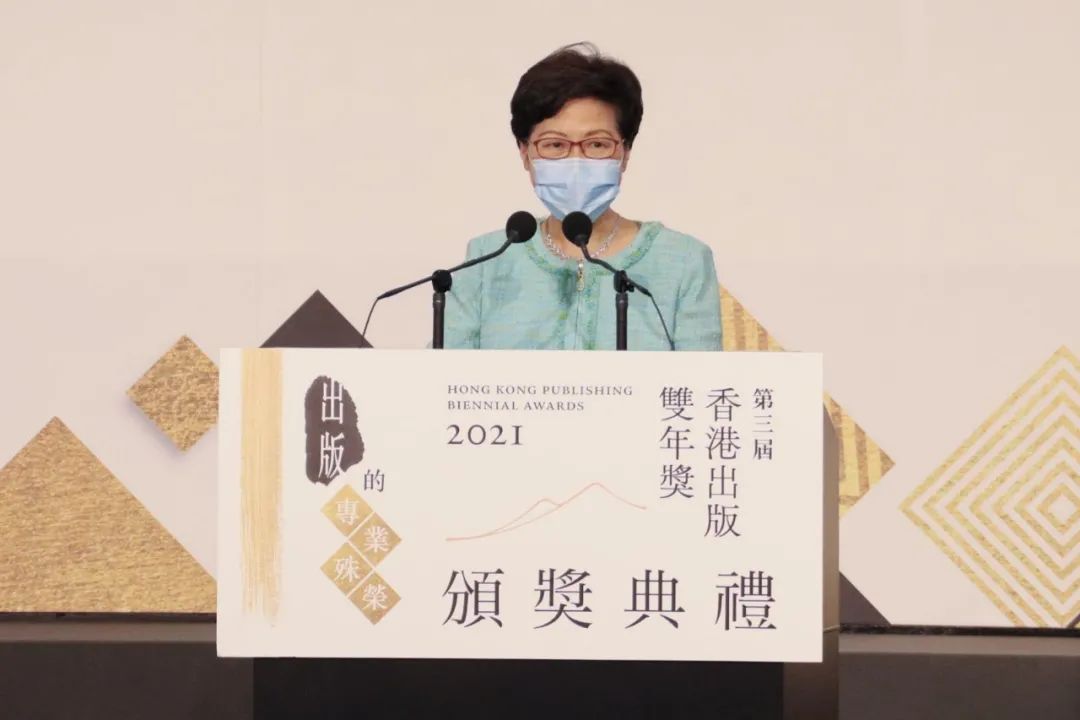 香港亚洲博览馆后疫情时代,香港书展周日爆棚场内外人潮涌动