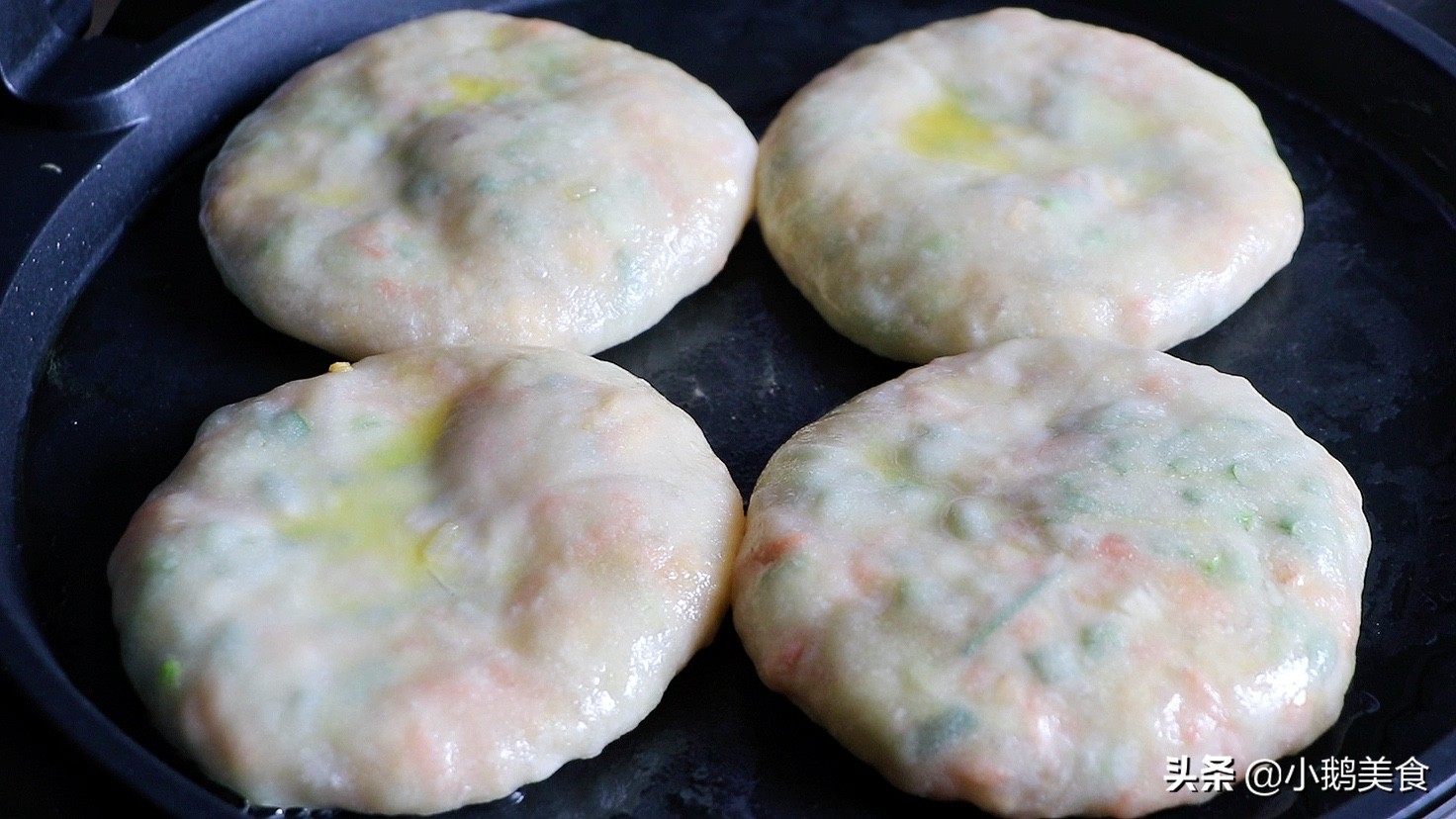 烙饼的关键是和面的时候放油,家常烙饼怎么和面又软又好吃