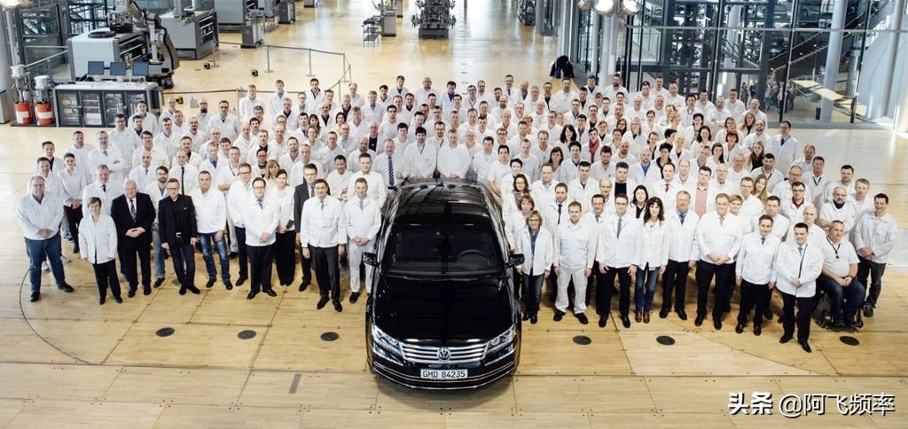 辉腾w12香港牌,辉腾w12标志