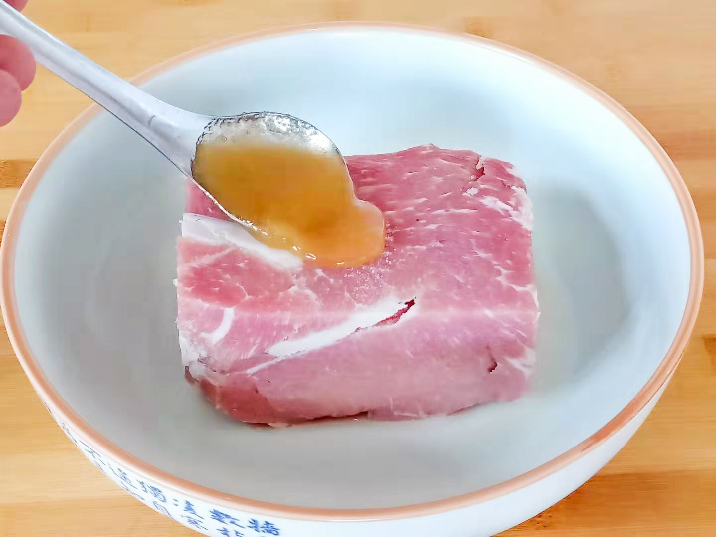 猪肉吃不完冷冻下次怎么处理,猪肉吃不完留明天吃怎么处理