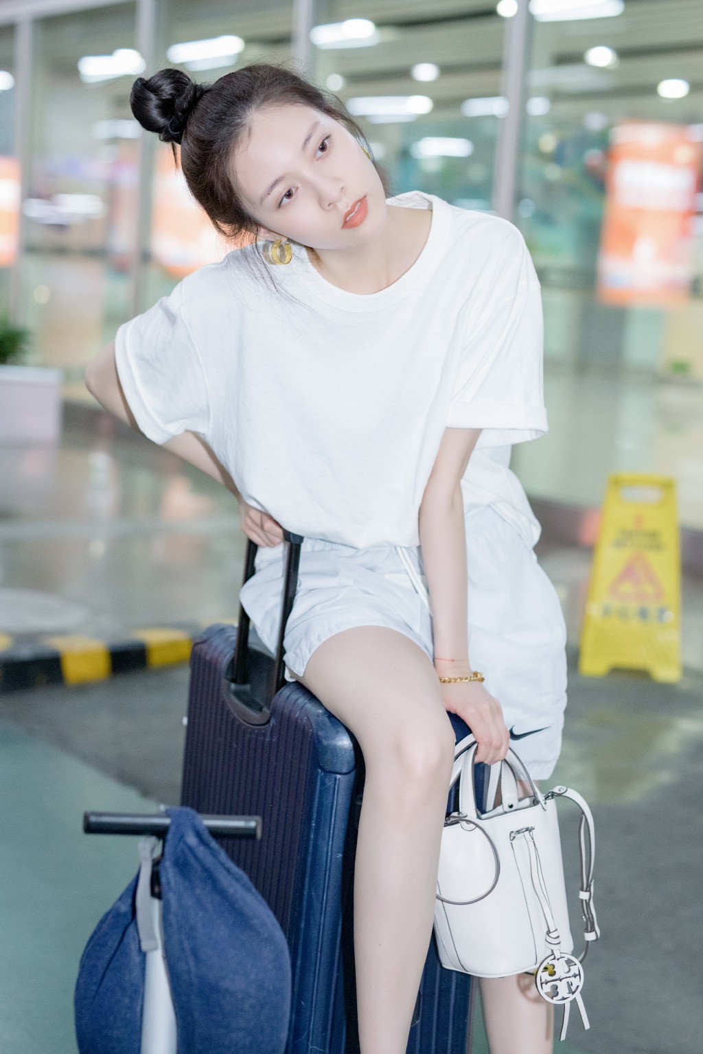 宋妍霏t恤同款,宋妍霏剪t恤完整版