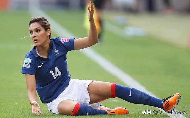 深蹲腿部训练进阶动作,深蹲的四个变化强化你的腿部锻炼