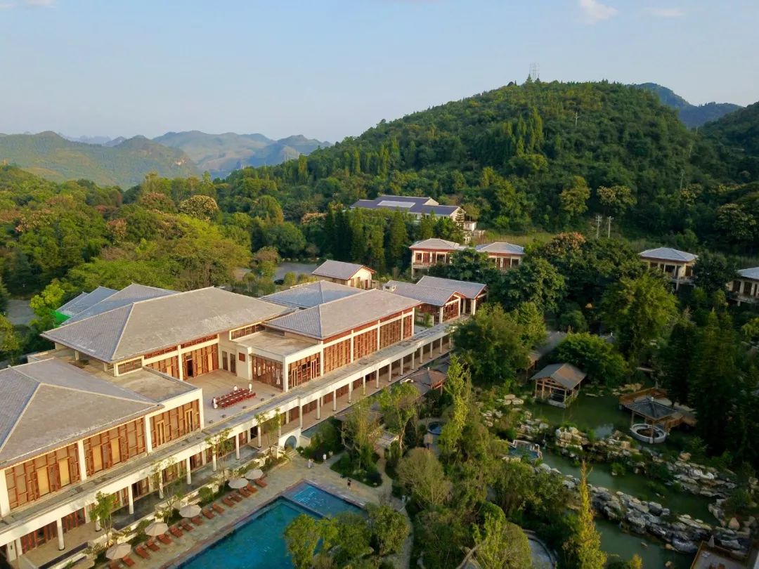 黄果树柏联温泉酒店是几星级酒店,黄果树柏联酒店在景区内怎么进去