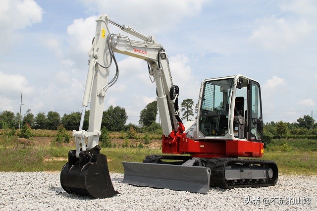 什么品牌的挖掘机又省油又力大,2021中国各品牌挖掘机销量
