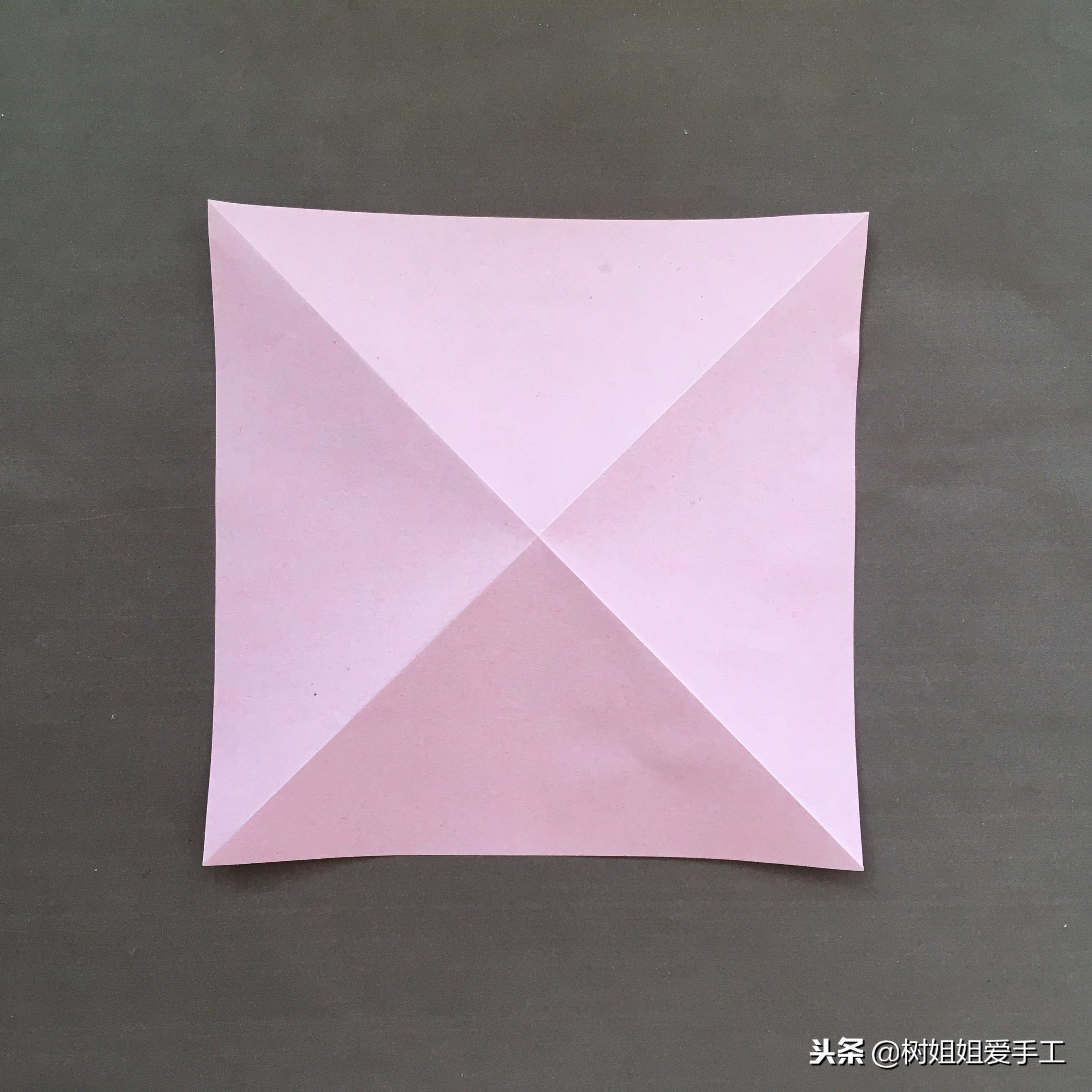 用一张长方形的彩纸做一个战斗机,用一张彩纸做世界公认最弱战斗机