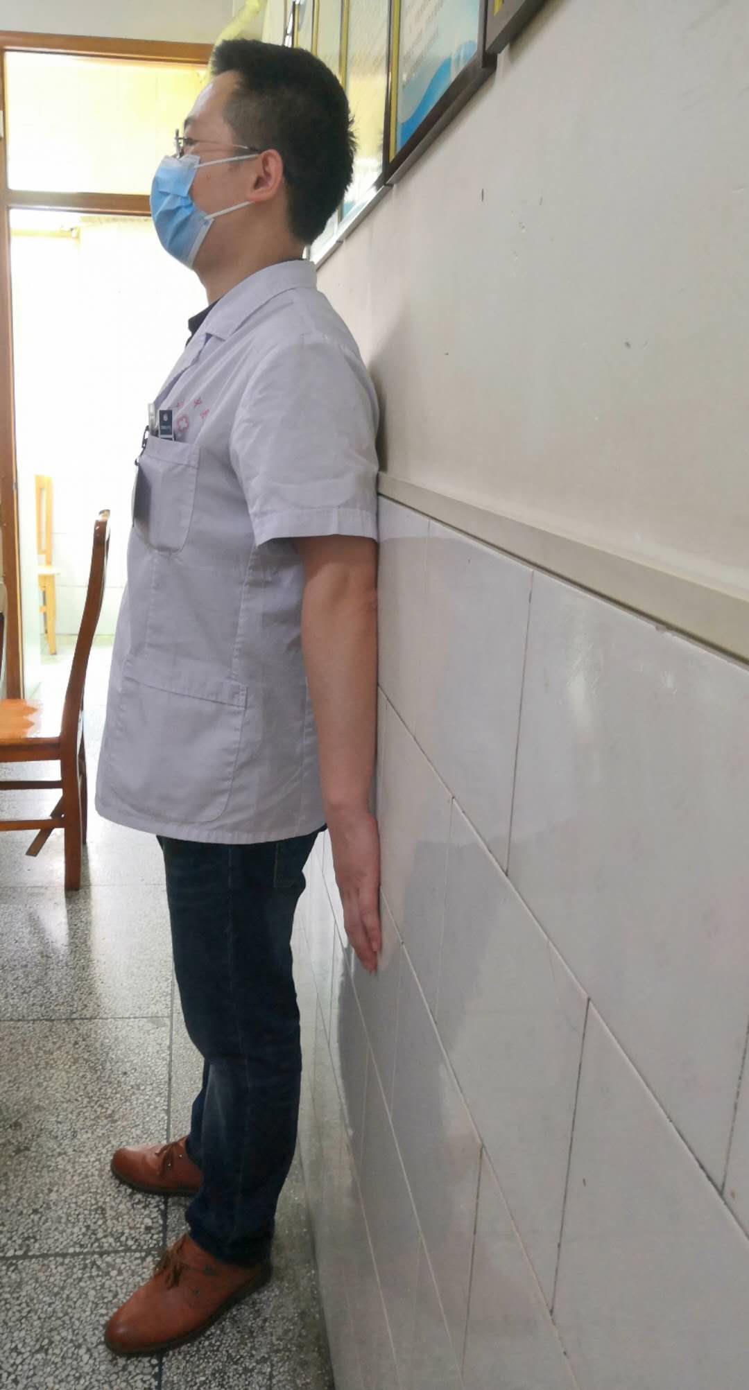 腰椎滑脱做开放手术需要多少费用,腰椎滑脱微创和开放手术哪个好