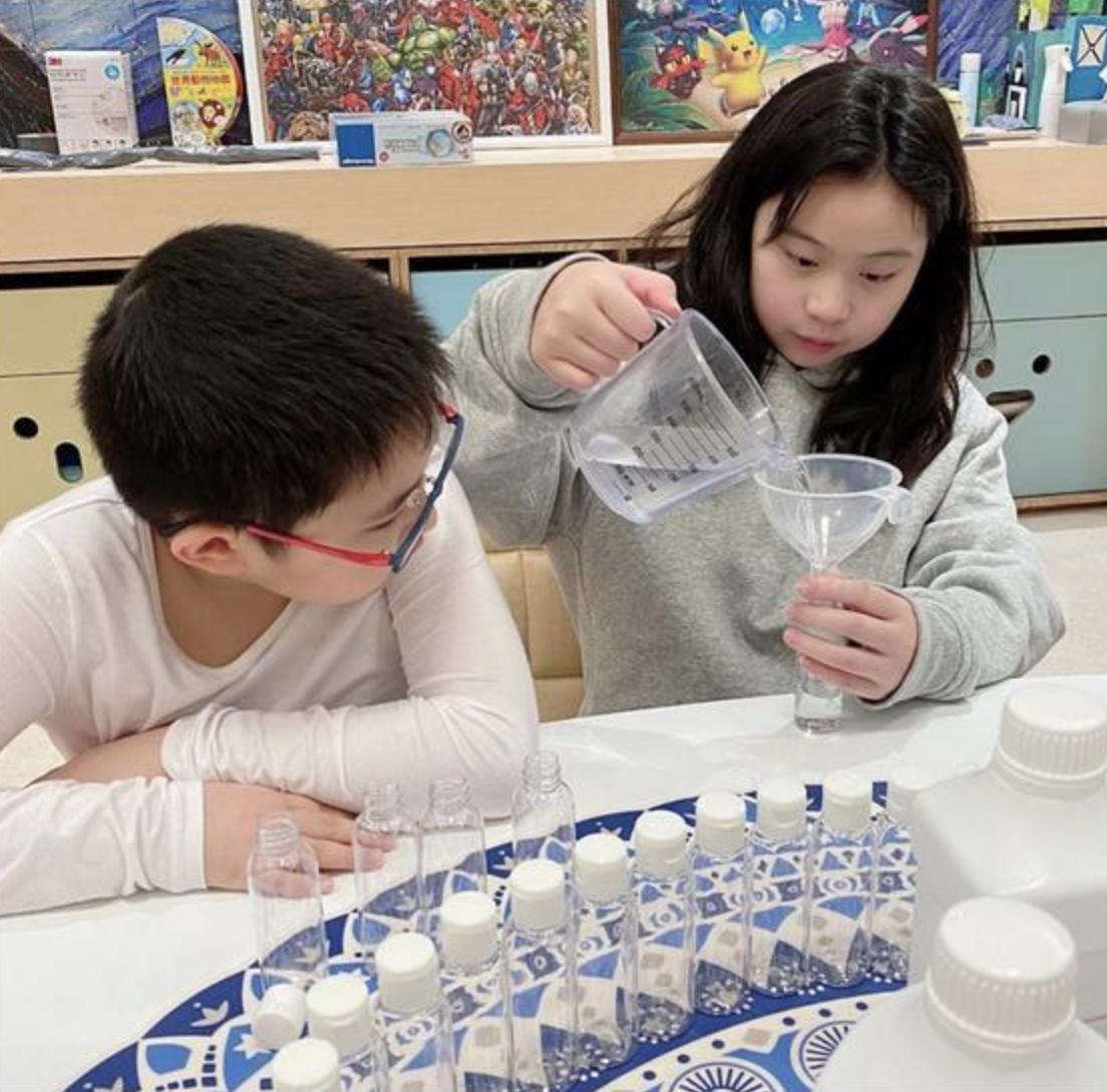 郑秀文和钟楚红同框合影,郑秀文钟楚红为啥成闺蜜