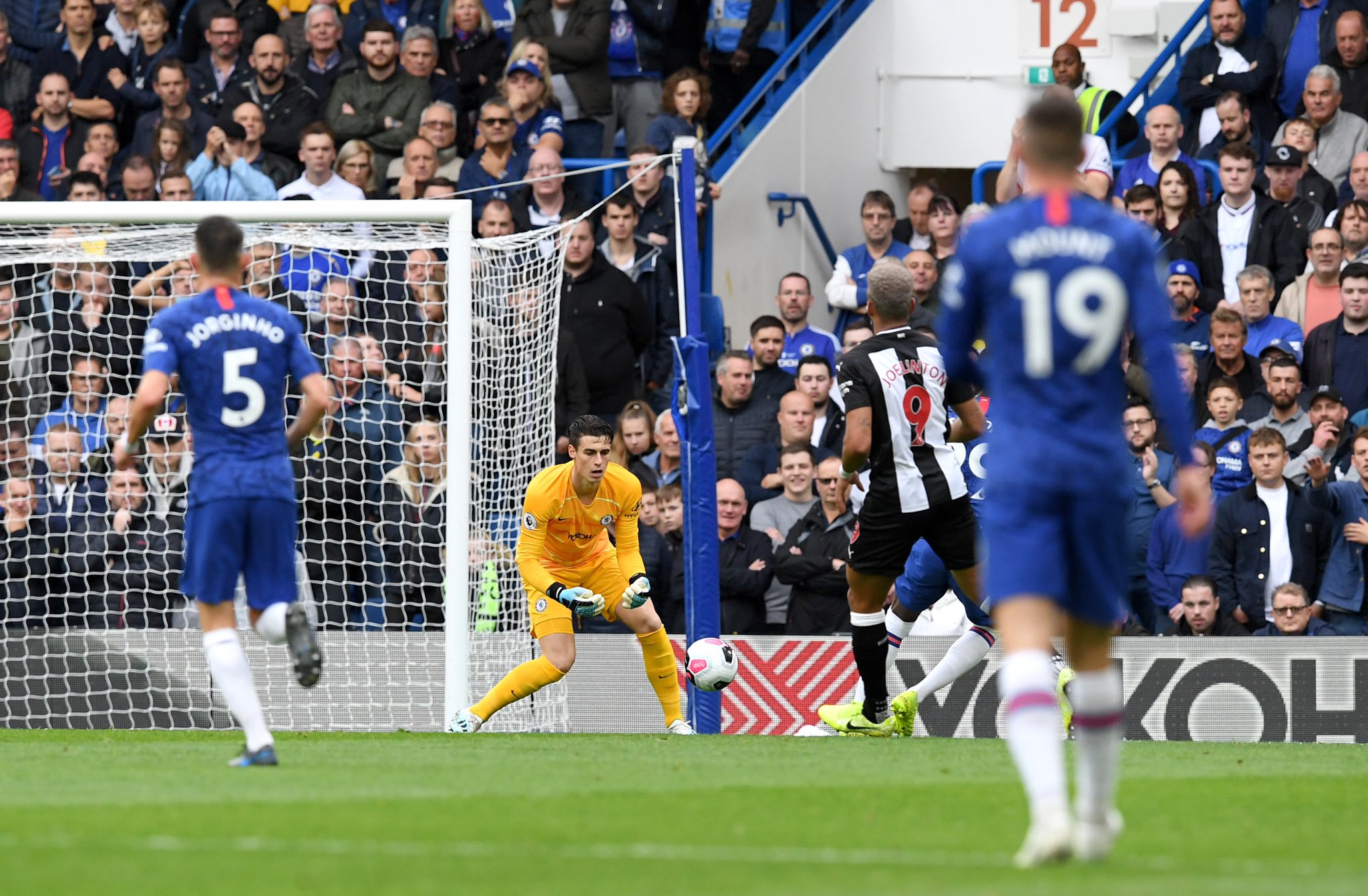 5连胜+积分前4！蓝军青春风暴无敌，输曼联成世纪谜题