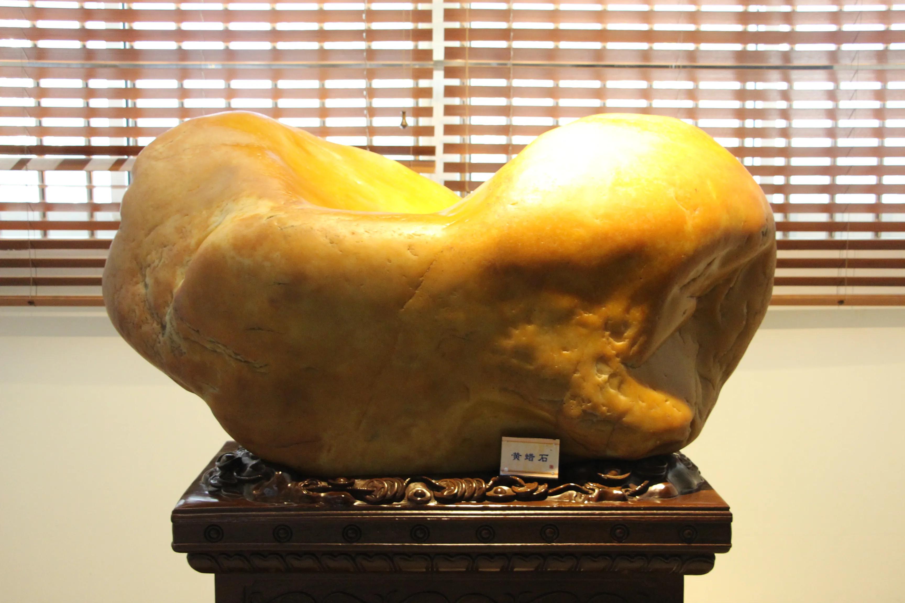 享受阳光-醉爱收藏文化的著名企业家许末兴