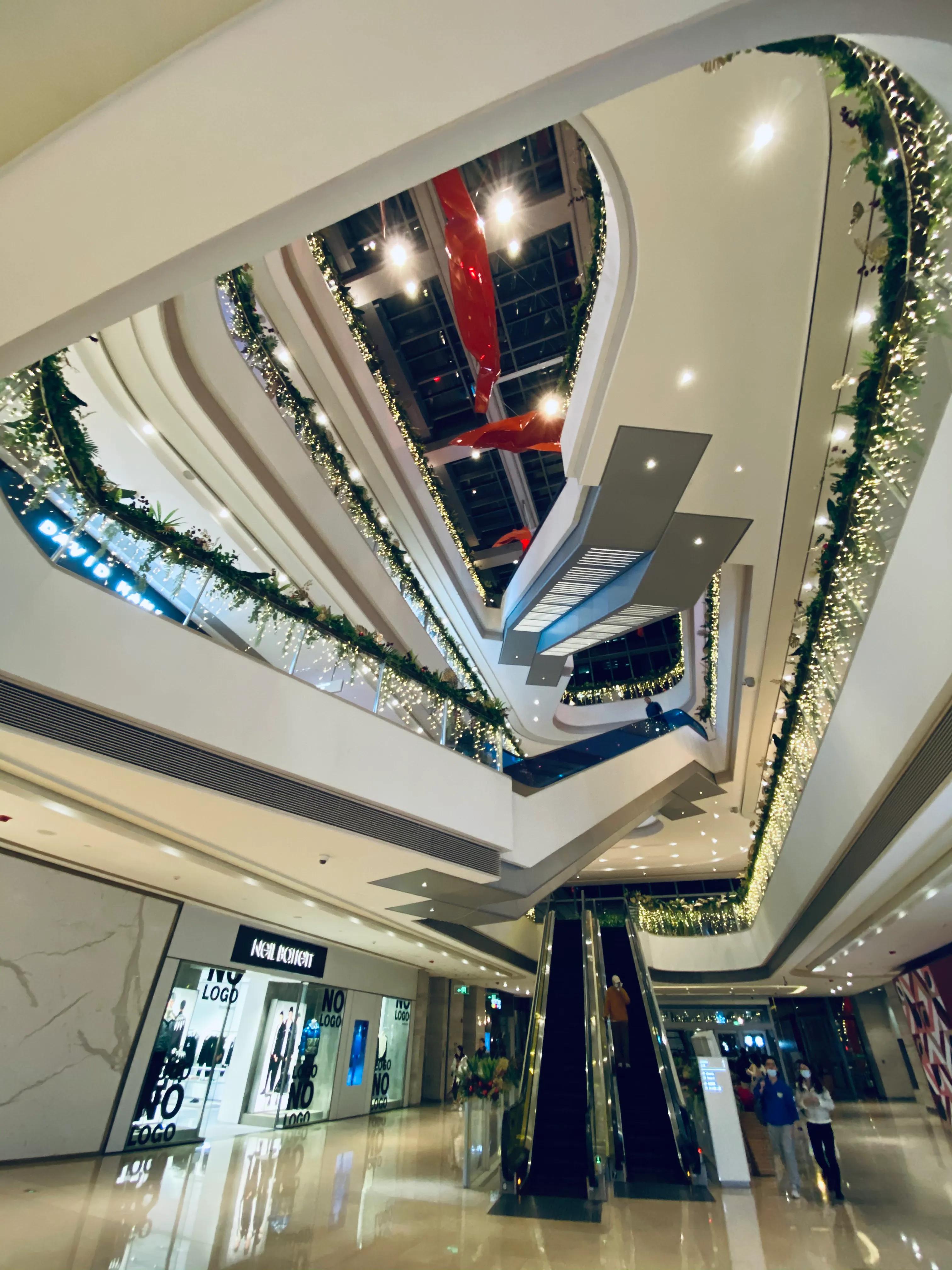 涓婃捣闈欏畨鍢夐噷涓績鏀荤暐,涓婃捣闈欏畨鍢夐噷涓績鍟嗗満