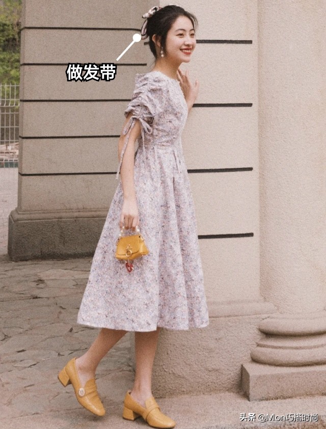 丝巾有几种戴法视频,春天的丝巾流行这样系