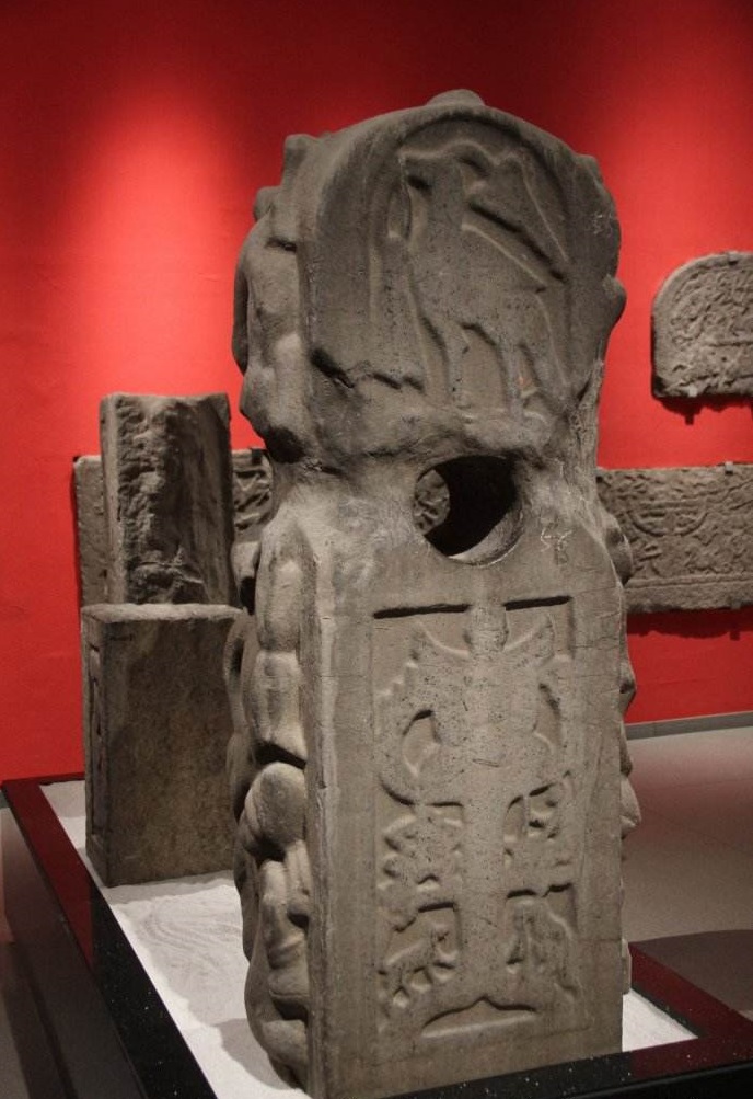 古人为什么喜欢刻字在石壁上,古人为什么热衷于雕像