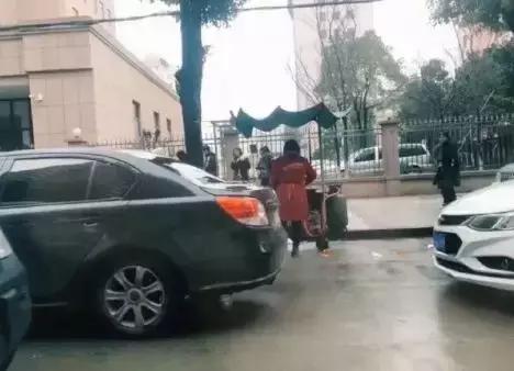 对不起先生，请不要在手机上*飞机打**