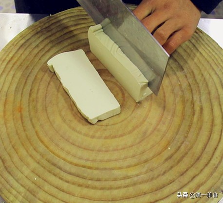 麻婆豆腐勾芡的技巧,麻婆豆腐怎么勾芡教学