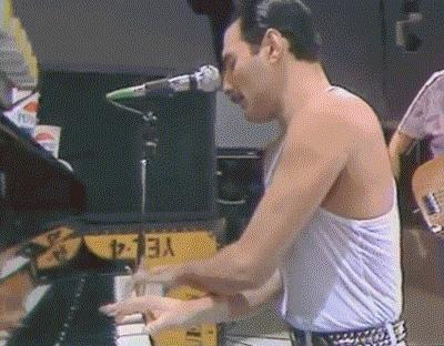 窦唯18岁,窦唯年轻时在香港演唱会吹笛子