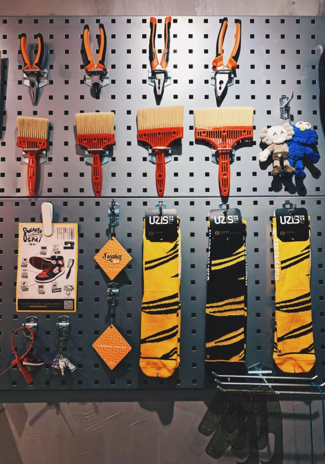 抖音万能修复神器，泡面真的能补鞋吗？专业球鞋修复师这么说