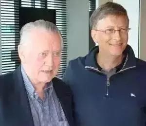 戴15元手表，租一居室，秘密捐出560亿，他活出了上帝的模样！