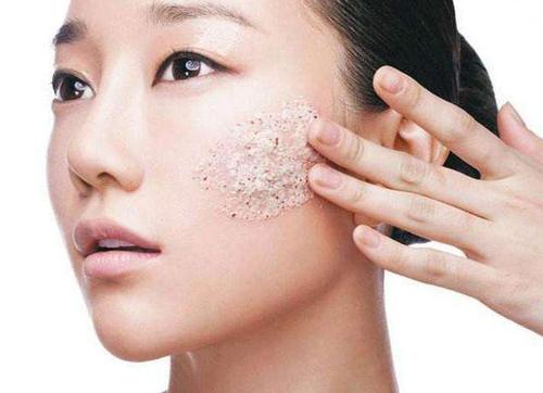 收缩毛孔去黑头的家用小妙招,祛黑头收缩毛孔最有效产品推荐