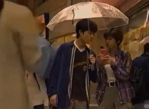 他是世纪末美少年，她帅到掰弯无数小姐姐，相恋10年不婚