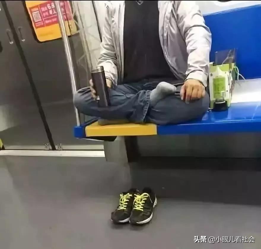 北京地铁上偷手机视频,北京地铁偷拍后续