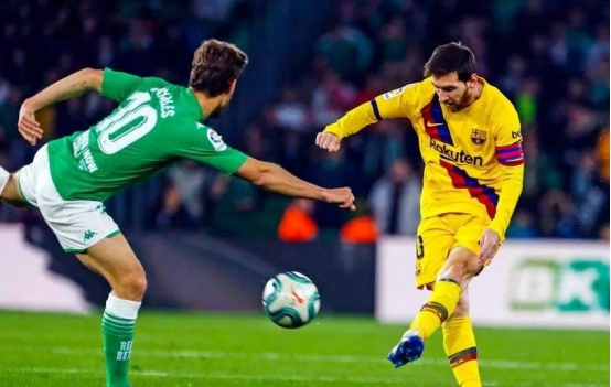 足球公认的三大球王是谁,足球公认4大球王